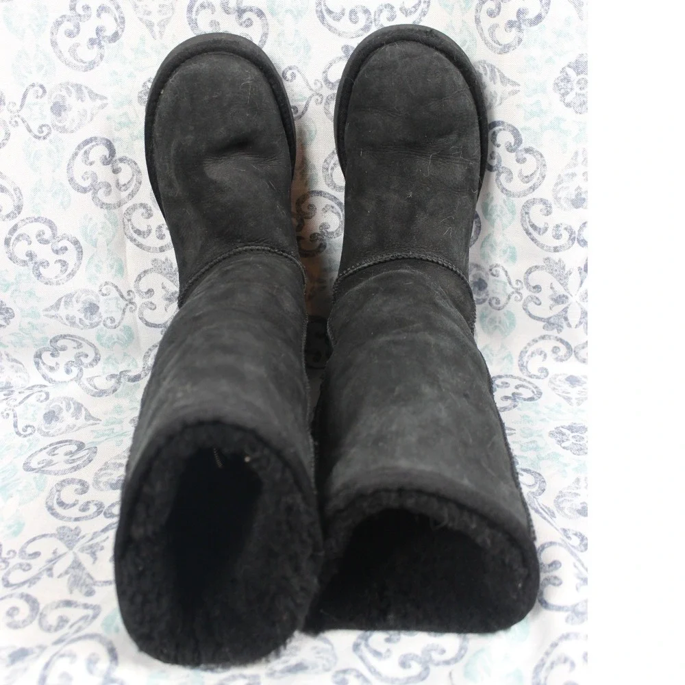 UGG Australia Classic Tall 5815 Black Leather Sheepskin Boots Womens 7‎